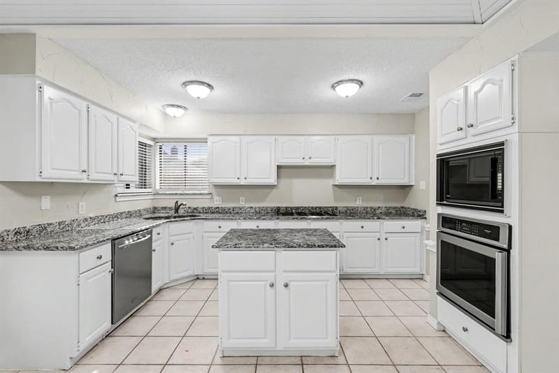 505 Springhill Drive, Hurst TX 76054 - Photo 7