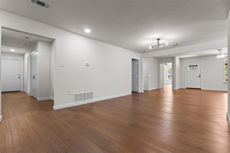 513 E Union Bower Road, Irving TX 75061 - Photo 13