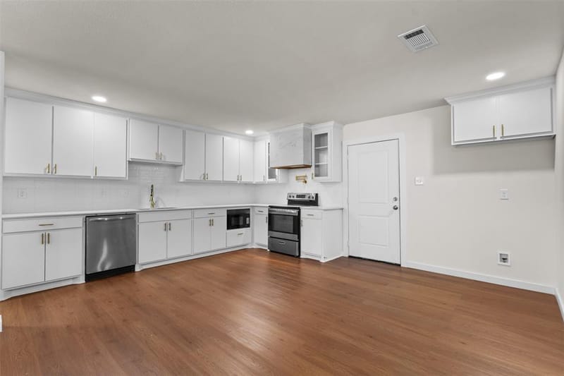 513 E Union Bower Road, Irving TX 75061 - Photo 9