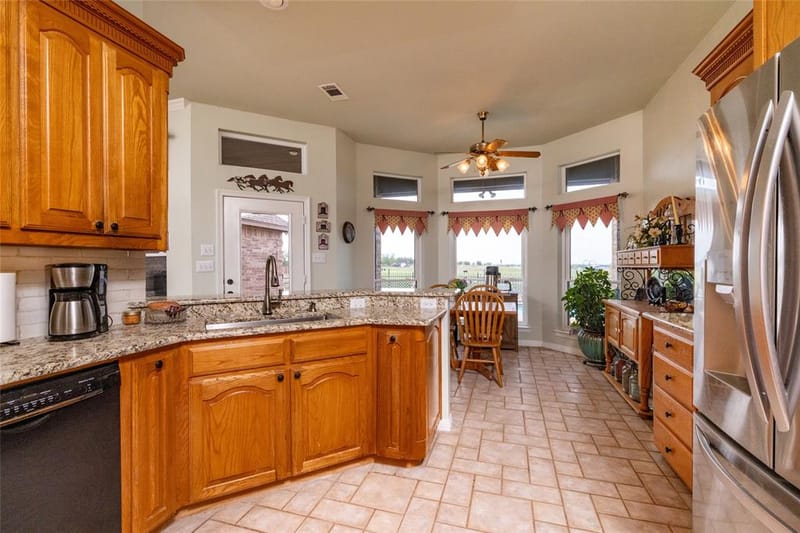 13435 Jackson Road, Krum TX 76249 - Photo 17