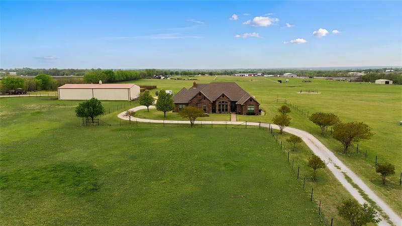 13435 Jackson Road, Krum TX 76249 - Photo 32