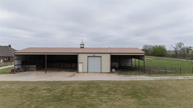 13435 Jackson Road, Krum TX 76249 - Photo 33