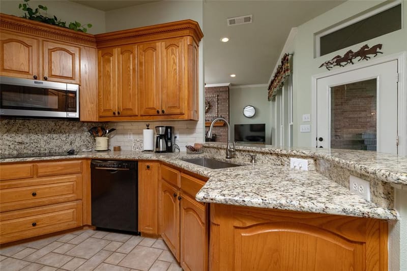 13435 Jackson Road, Krum TX 76249 - Photo 15