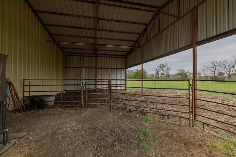 13435 Jackson Road, Krum TX 76249 - Photo 40