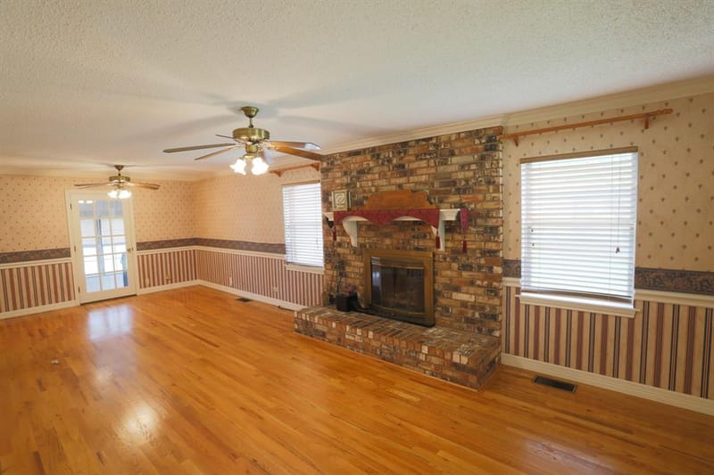 303 David Davis Drive, McGregor TX 76657 - Photo 2