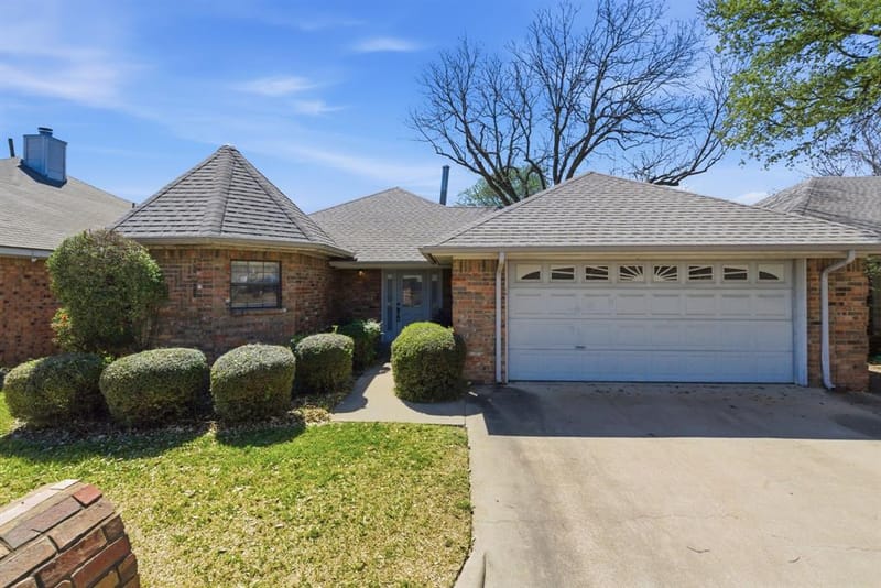 1702 Sully Court, Stephenville TX 76401 - Photo 2