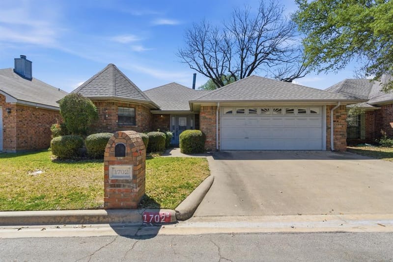 1702 Sully Court, Stephenville TX 76401