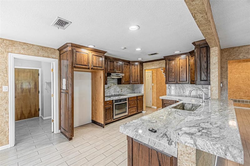 8808 Sylvan Court, Fort Worth TX 76120 - Photo 19