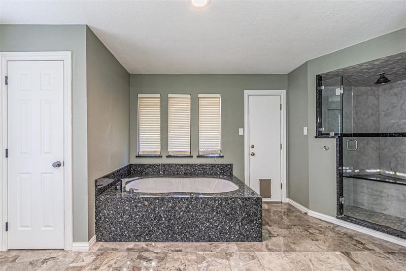 8808 Sylvan Court, Fort Worth TX 76120 - Photo 8