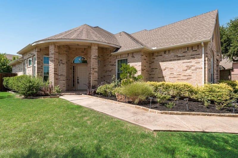 7301 Summer Glen Drive, McKinney TX 75072 - Photo 2