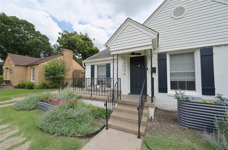 2226 Carnes Street, Dallas TX 75208 - Photo 2