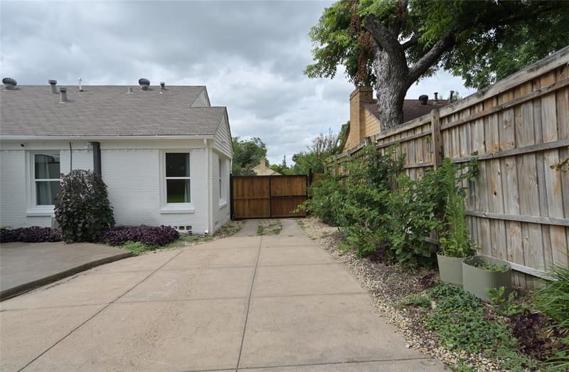 2226 Carnes Street, Dallas TX 75208 - Photo 8