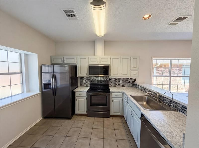 954 S Old Orchard Lane, Lewisville TX 75067 - Photo 2