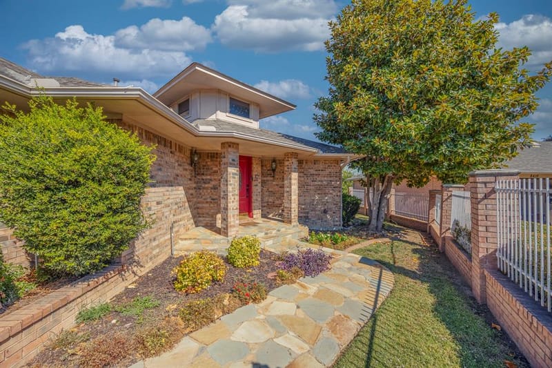 8418 Golf Club Circle, Fort Worth TX 76179 - Photo 2