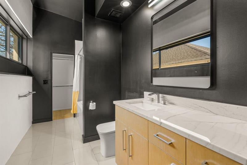 921 N Bailey Avenue, Fort Worth TX 76107 - Photo 20