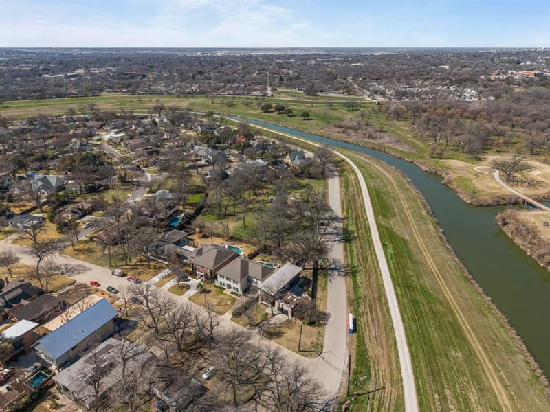 921 N Bailey Avenue, Fort Worth TX 76107 - Photo 39