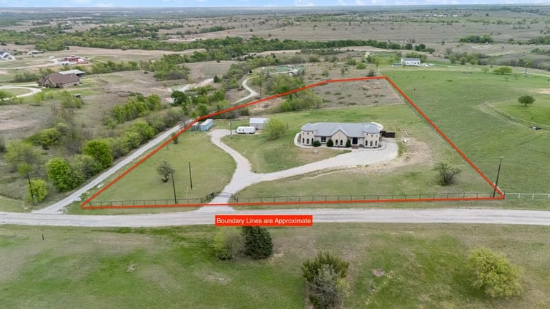 1395 Private Road 4011, Decatur TX 76234 - Photo 2
