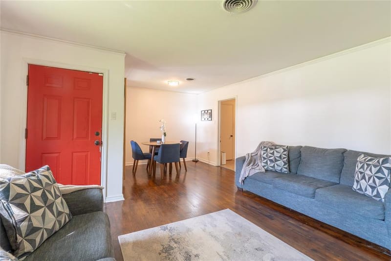 2422 Santa Cruz Drive, Dallas TX 75227 - Photo 5