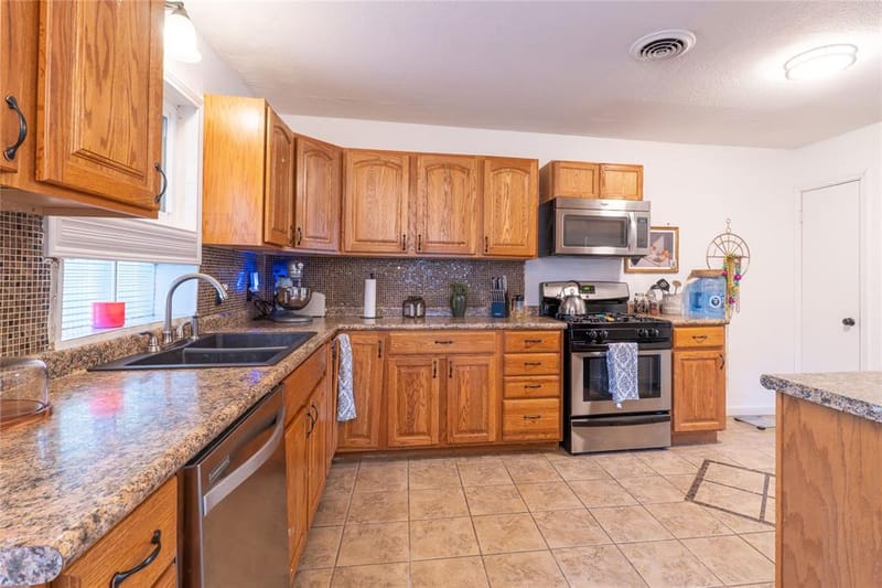 2422 Santa Cruz Drive, Dallas TX 75227 - Photo 9