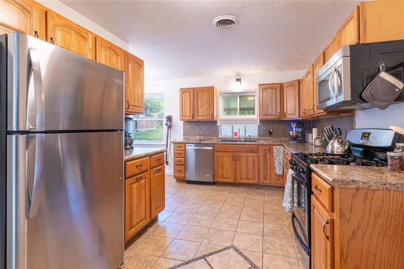 2422 Santa Cruz Drive, Dallas TX 75227 - Photo 8