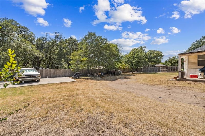 401 Powers Street, Lacy Lakeview TX 76705 - Photo 22
