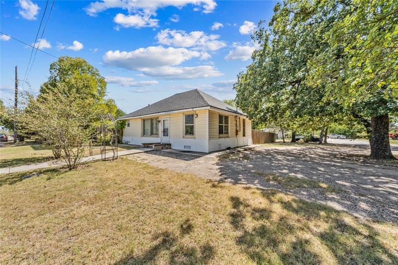 401 Powers Street, Lacy Lakeview TX 76705