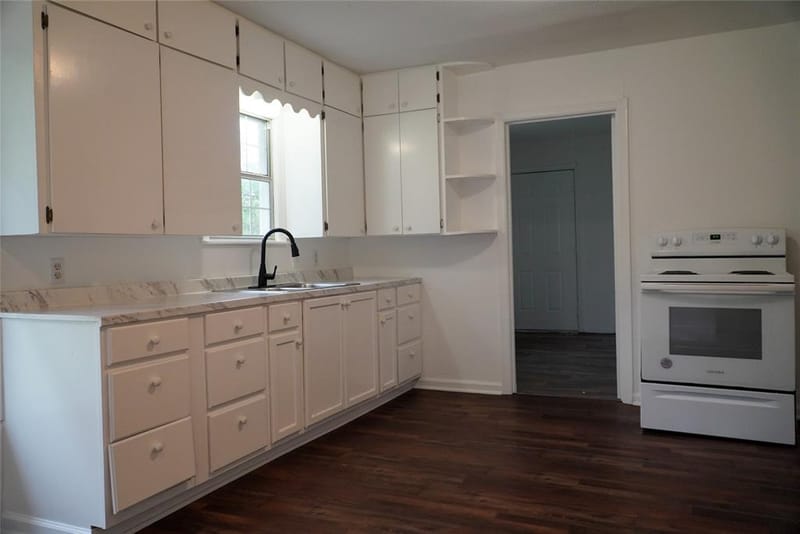 403 N Fairview Street, Keene TX 76059 - Photo 12