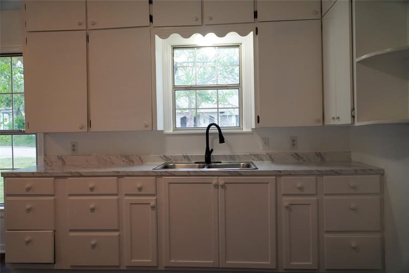 403 N Fairview Street, Keene TX 76059 - Photo 11