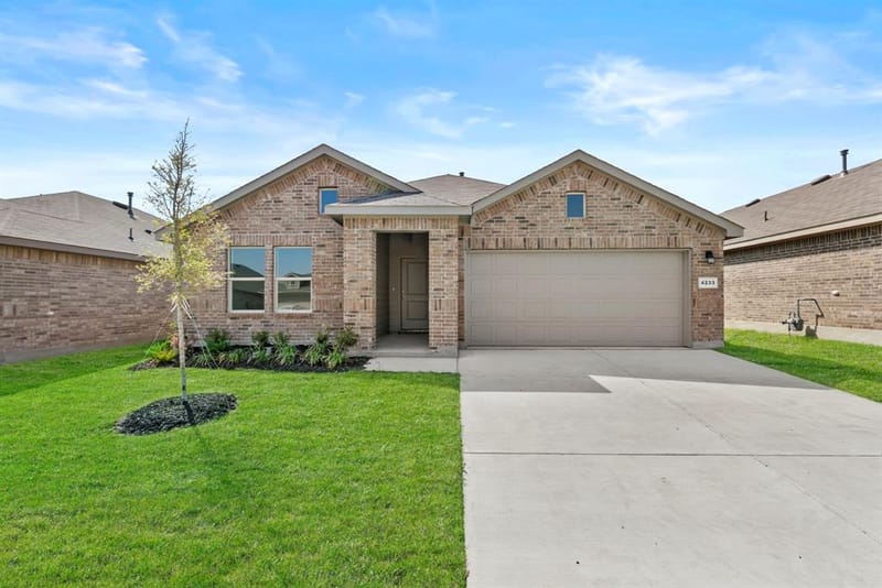 4233 Trickling Creek Lane, Fort Worth TX 76036
