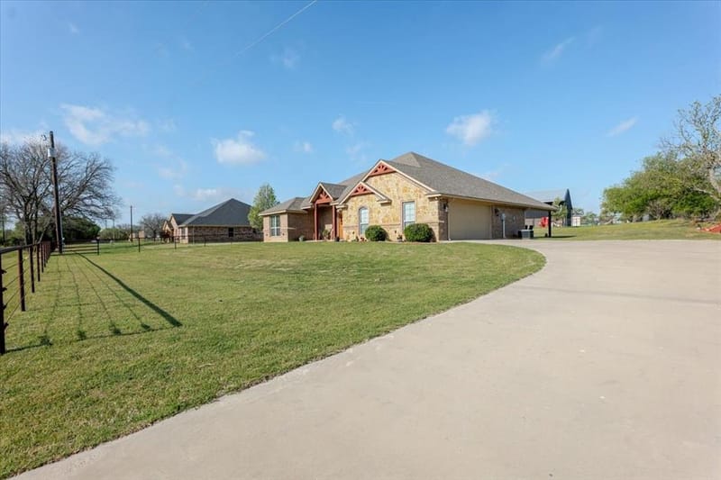 140 Pine Road, Poolville TX 76487