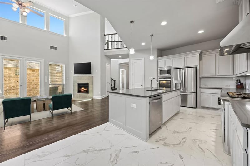 725 Royal Minister Boulevard, Lewisville TX 75056 - Photo 8