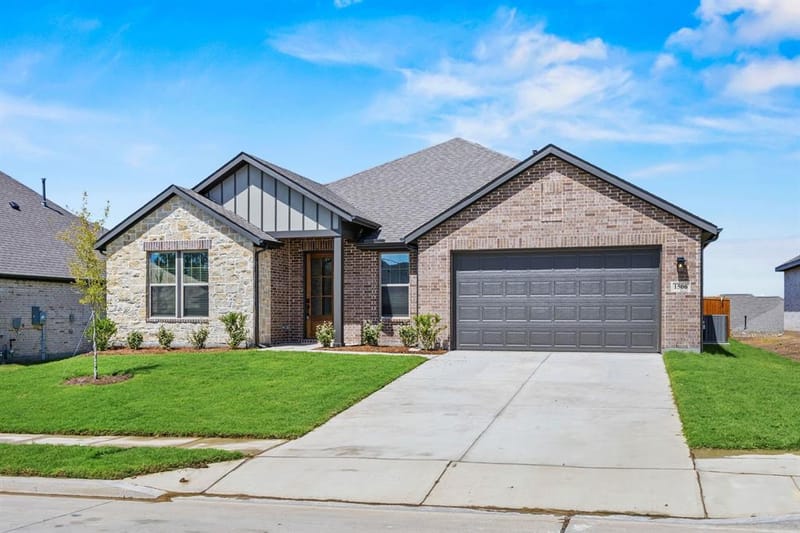 1506 Red Clover Avenue, Van Alstyne TX 75495 - Photo 2