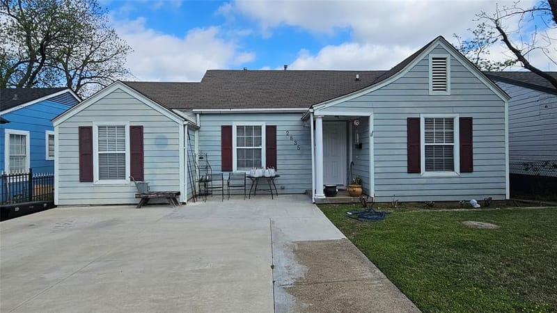 2835 Aster Street, Dallas TX 75211 - Photo 2