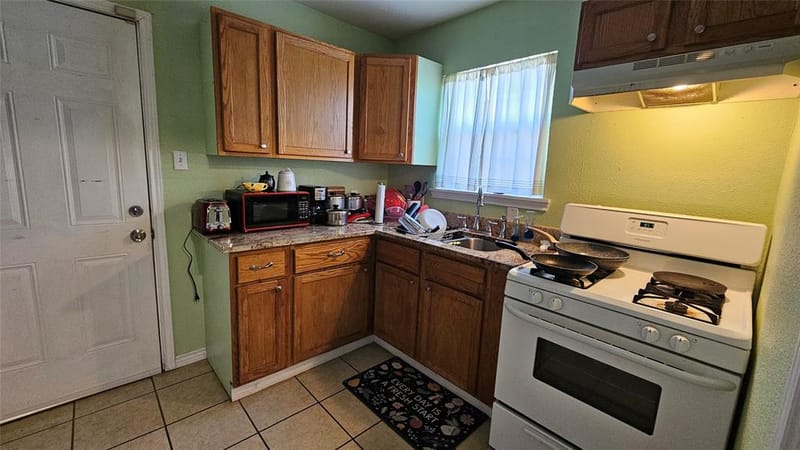 2835 Aster Street, Dallas TX 75211 - Photo 12