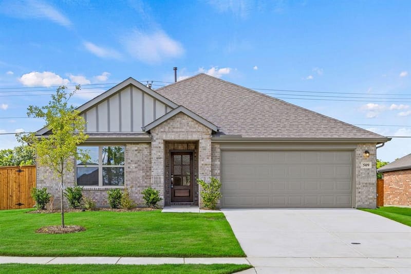 556 Stone Hollow Drive, Van Alstyne TX 75495