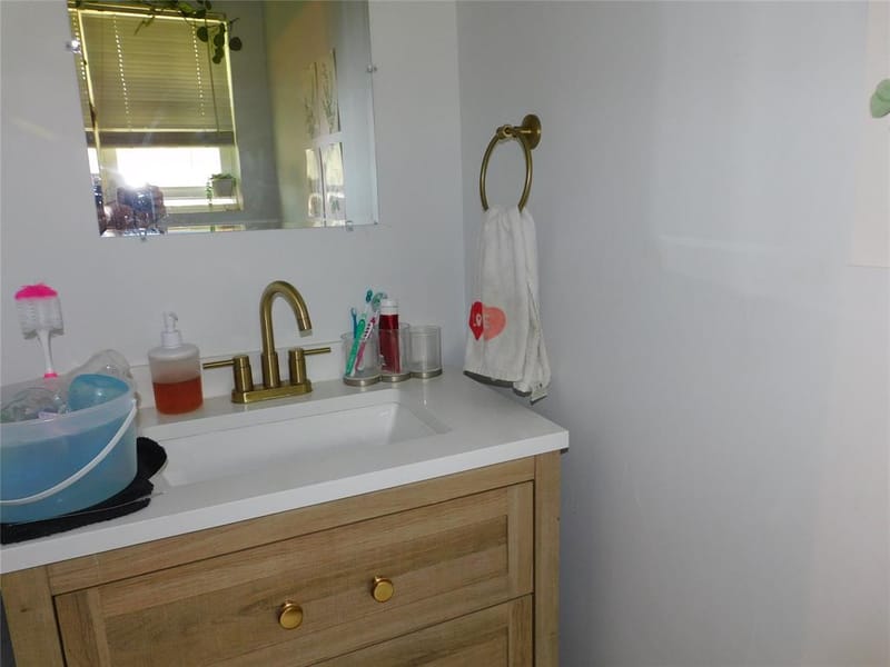 409 W Vista Drive, Garland TX 75041 - Photo 5