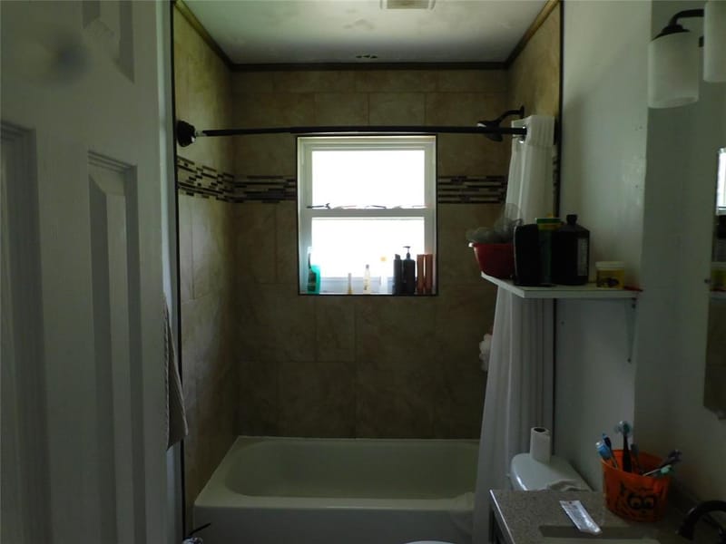 409 W Vista Drive, Garland TX 75041 - Photo 9