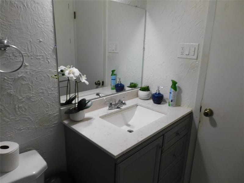 925 Shorecrest Drive, Garland TX 75040 - Photo 10