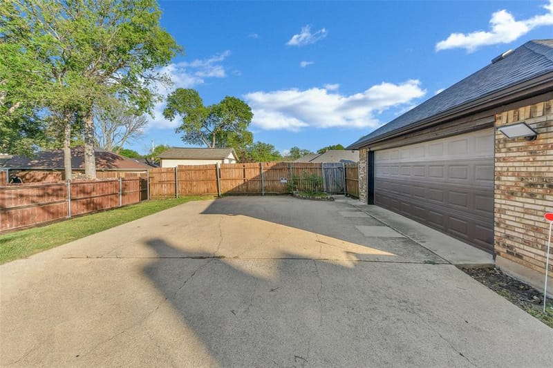 1011 Briar Hill Circle, Duncanville TX 75137 - Photo 36