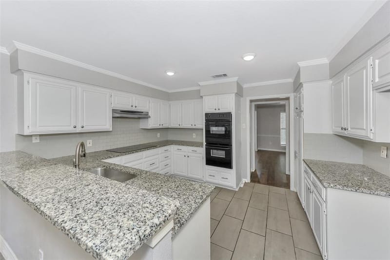 1011 Briar Hill Circle, Duncanville TX 75137 - Photo 8