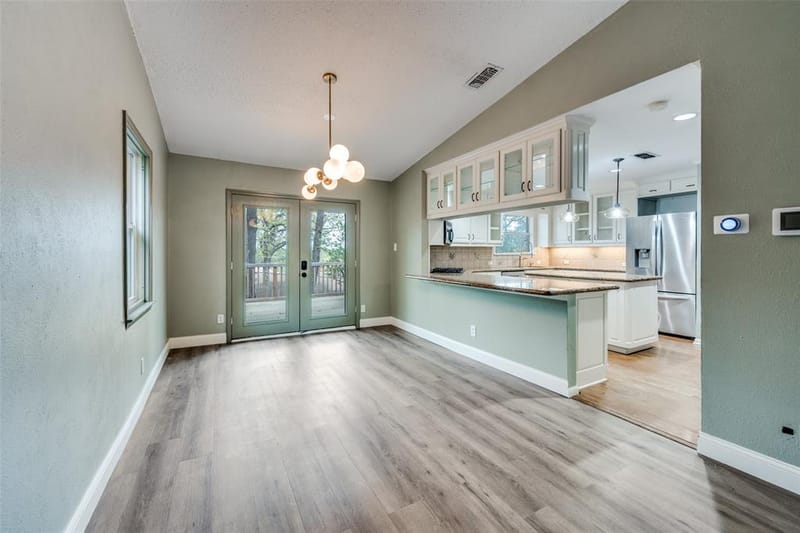 2705 Black Oak Lane, Arlington TX 76012 - Photo 6