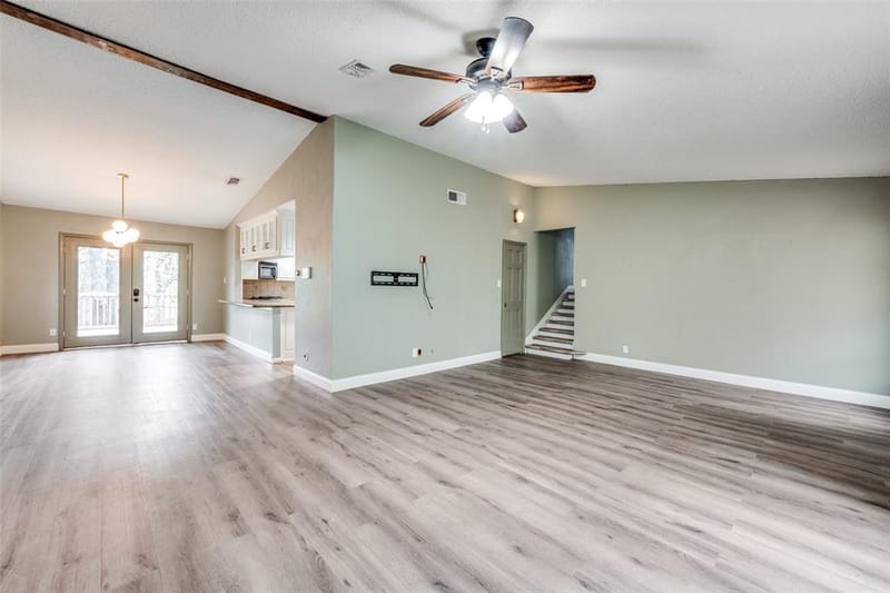 2705 Black Oak Lane, Arlington TX 76012 - Photo 8