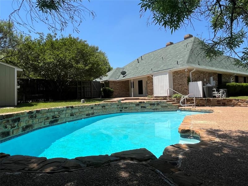 627 Meadowbrooke Place, Duncanville TX 75137 - Photo 2