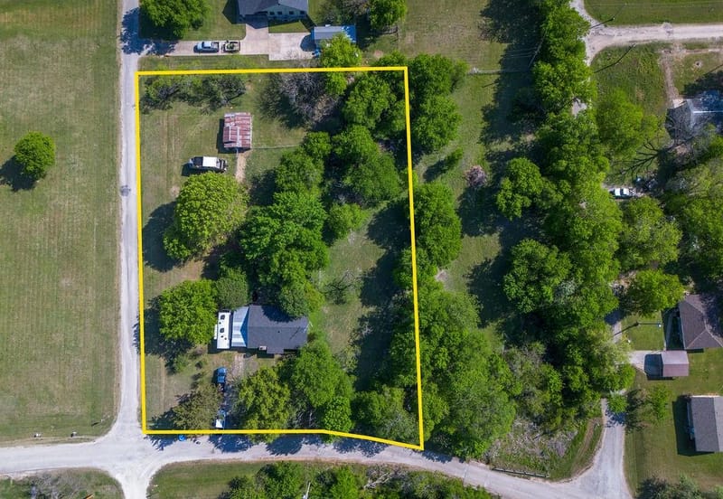 501 W Washington Avenue, Whitney TX 76692 - Photo 16