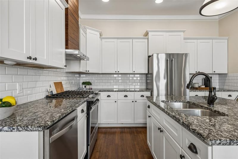 214 S Montclair Avenue, Dallas TX 75208 - Photo 9