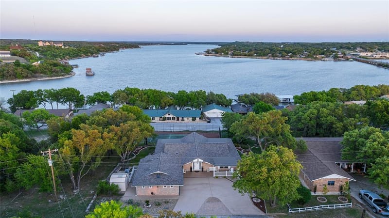 9014 Mesa View Road, Brownwood TX 76801