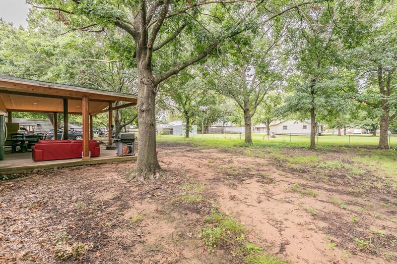 904 SHERMAN Street, Tioga TX 76271 - Photo 10