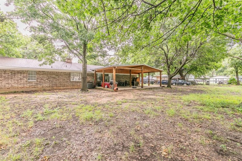 904 SHERMAN Street, Tioga TX 76271 - Photo 8