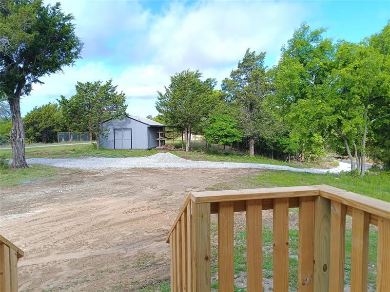 700 Woodhaven Drive, Springtown TX 76082 - Photo 6