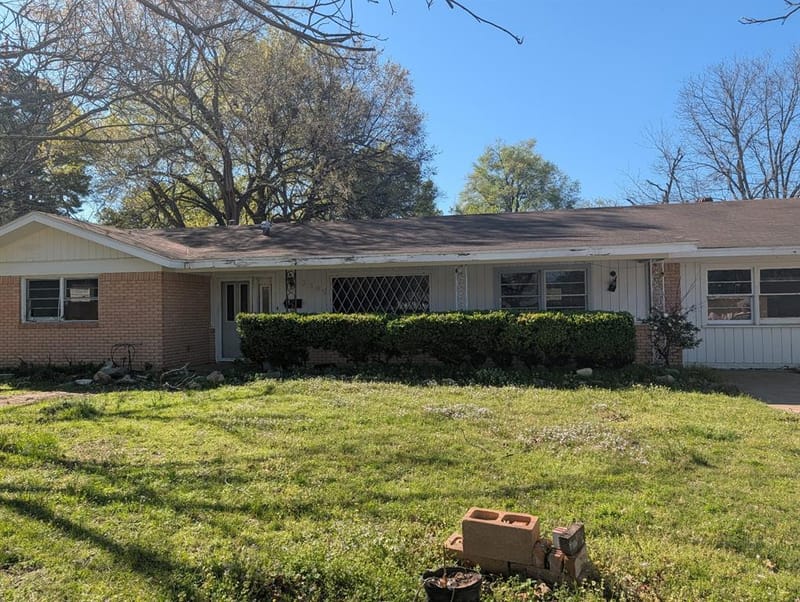 3395 Bonham Street, Paris TX 75460